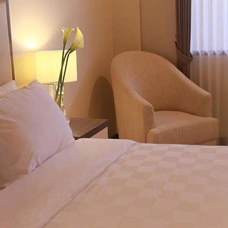 Bella Hotel Surabaya Eksteriør bilde