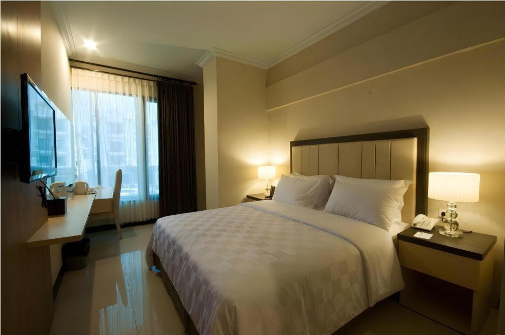 Bella Hotel Surabaya Eksteriør bilde