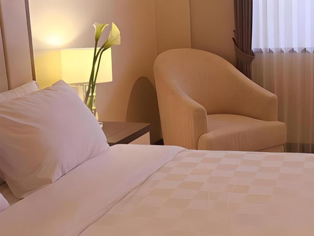Bella Hotel Surabaya Eksteriør bilde