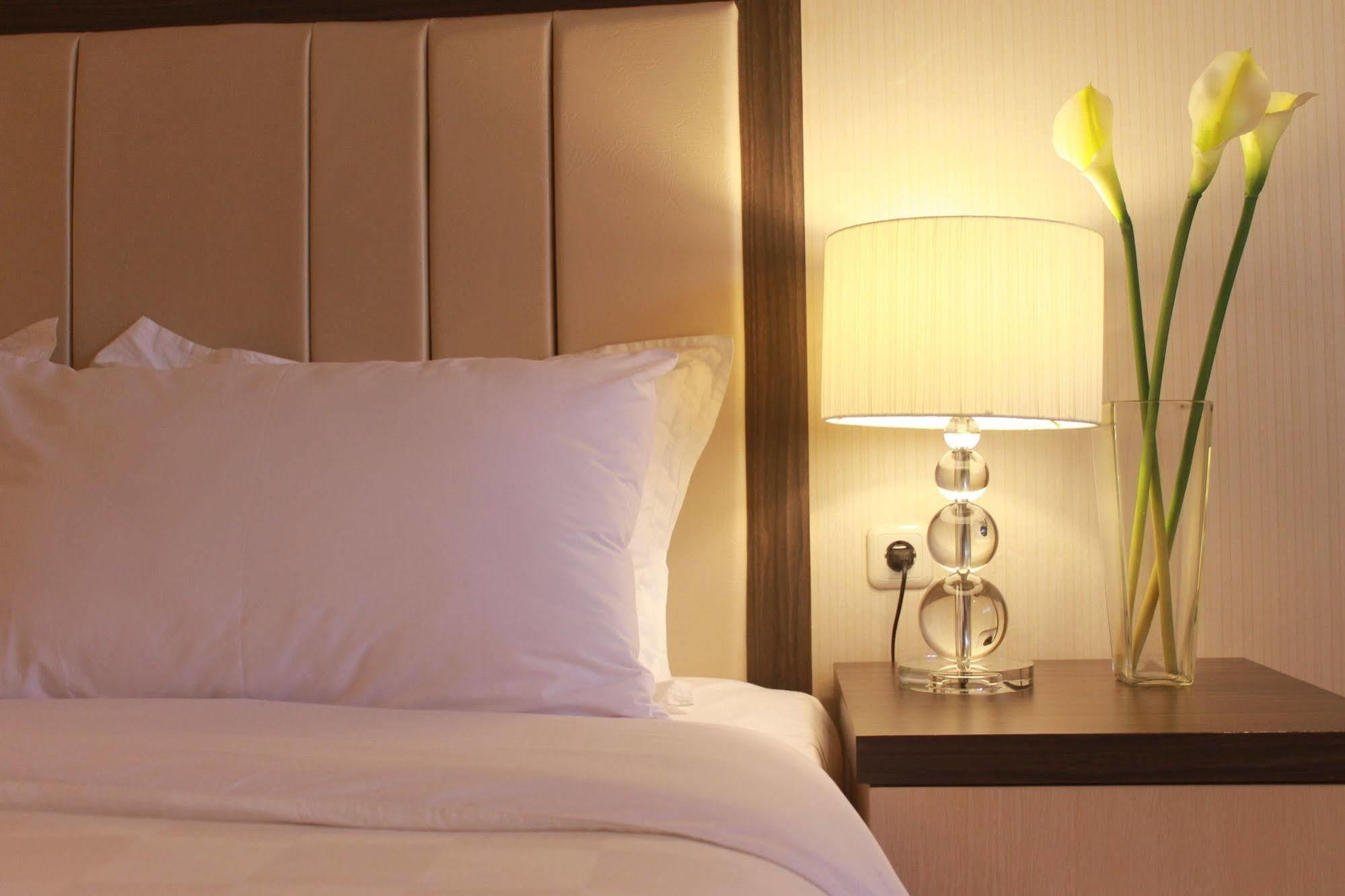 Bella Hotel Surabaya Eksteriør bilde